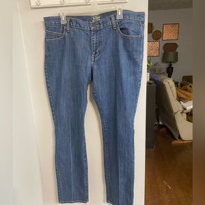 OLD NAVY The Diva Straight Leg Light Wash Jeans! Size 16